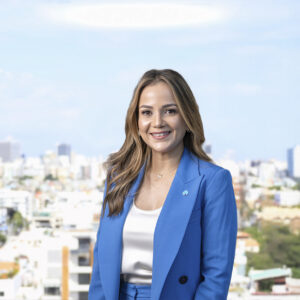 Elizabeth Santiago - Directora Ejecutiva