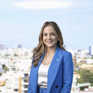 Elizabeth Santiago - Directora Ejecutiva