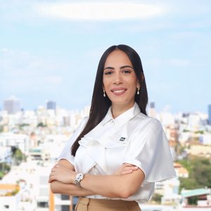 Lyo Minier - Ejecutiva Asociada